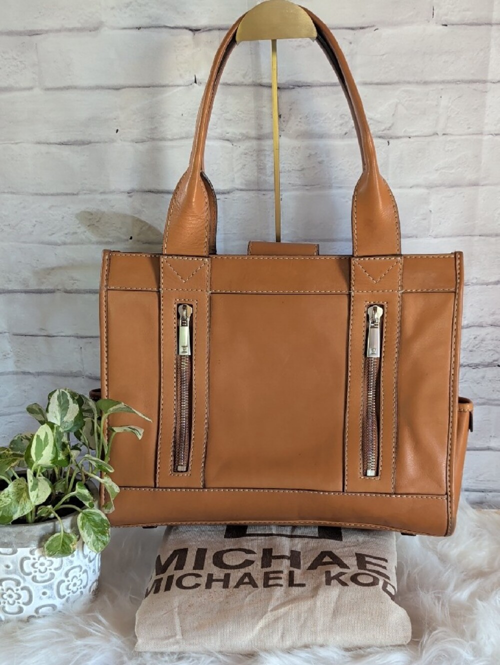 Vintage MICHAEL Michael Kors Tan Leather Tote with Front Zips & Dustbag - Picture 13 of 13